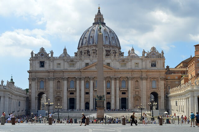 Fachada del Vaticano Carlo Maderno Cúpula Miguel Ángel