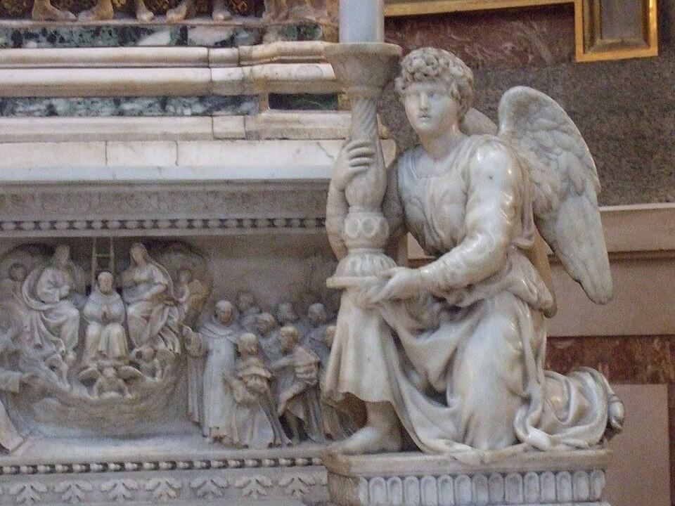 Estatuilla de Bologna Angel con candelabro Miguel Ángel