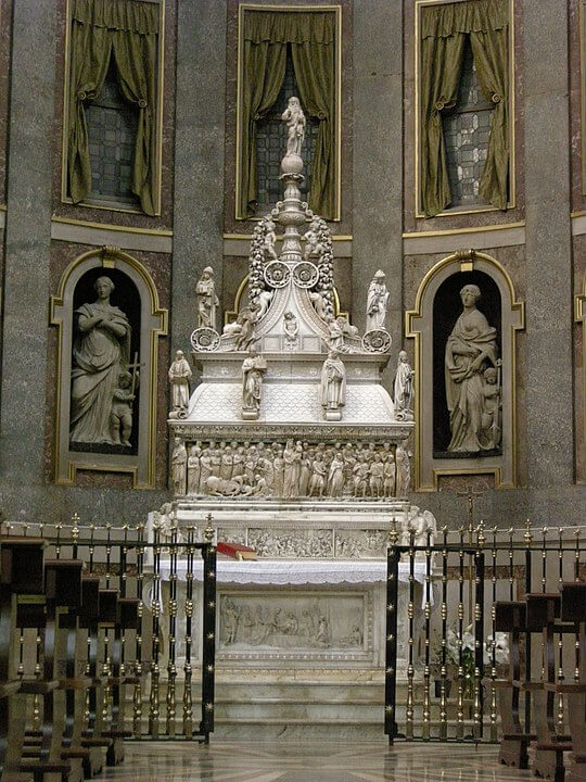 Arca San Domenico Michelangelo Nicola Pisano